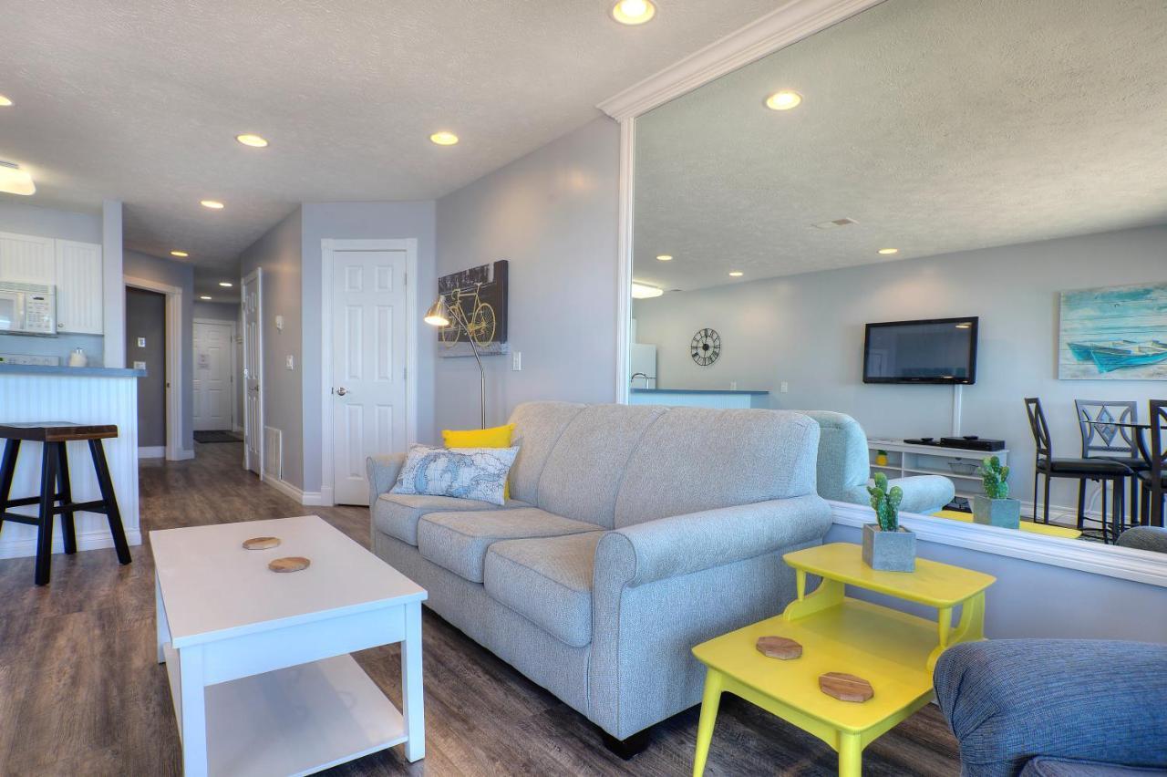 Beachside 216 With Pool Hot Tub And Private Deck Overlooking East Bay Traverse Stadt Exterior foto